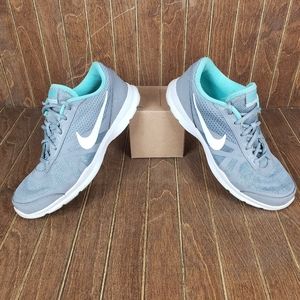 Nike Core Motion Womens SZ 9